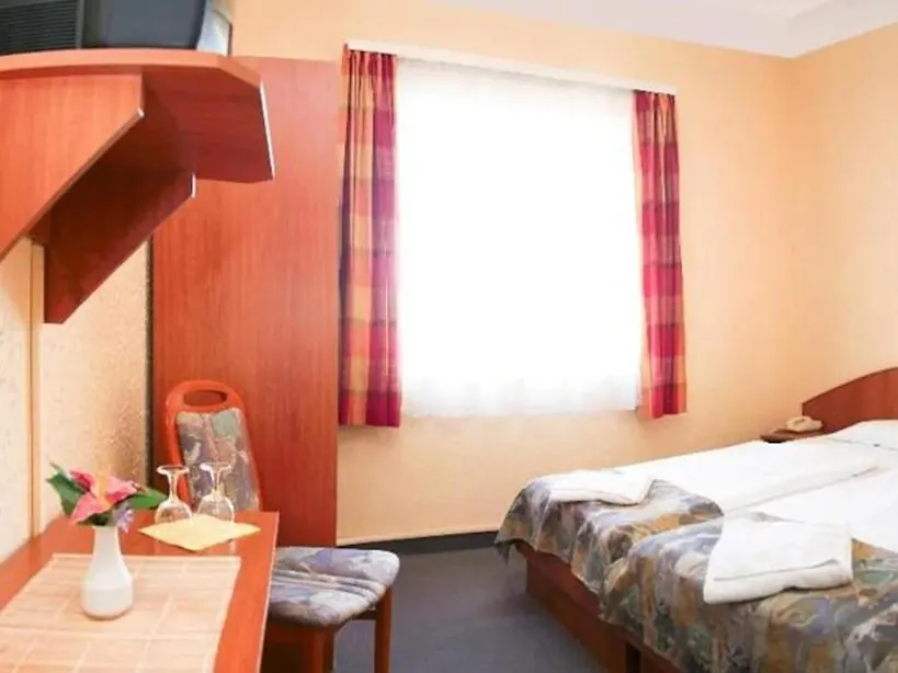 Transit Motel M0 M1 M7 M6 布达佩斯